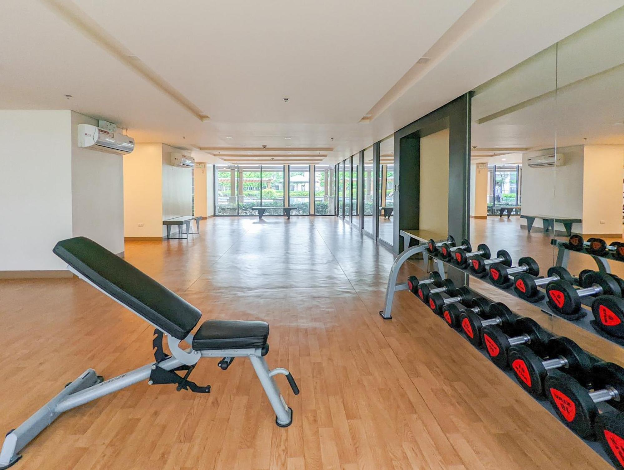 Studio Condo Naia Airport Terminal 3 Newport City Casino Manila Bagian luar foto