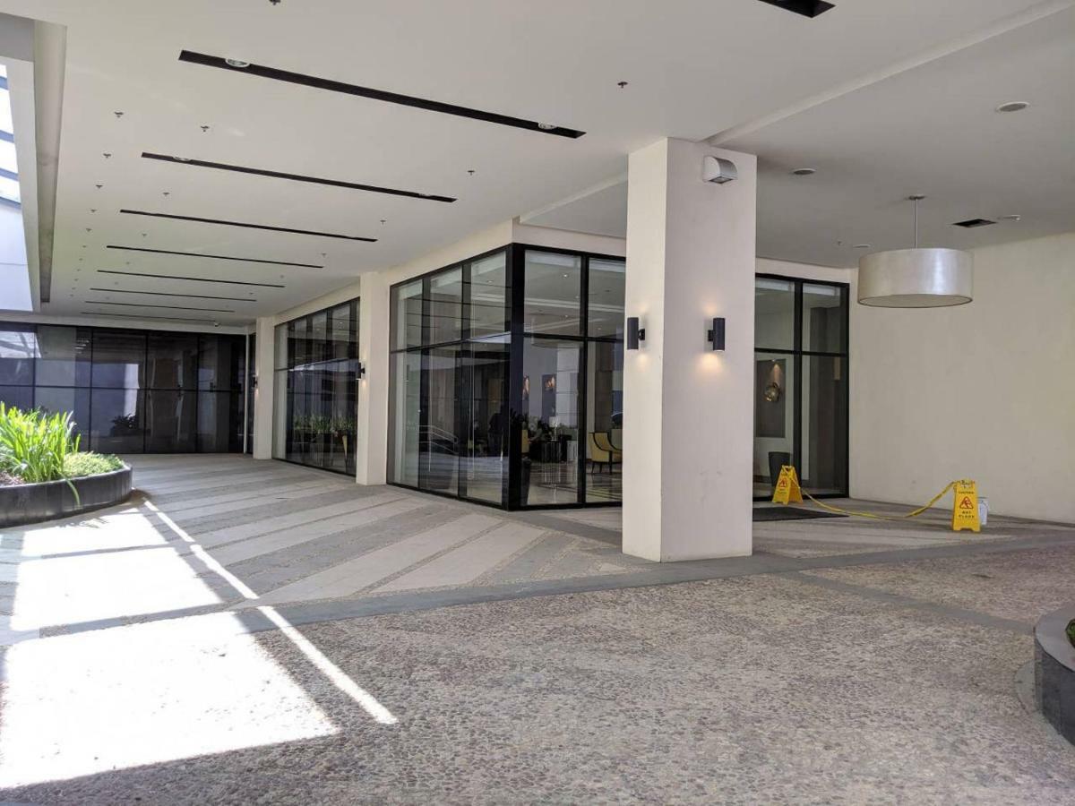 Studio Condo Naia Airport Terminal 3 Newport City Casino Manila Bagian luar foto